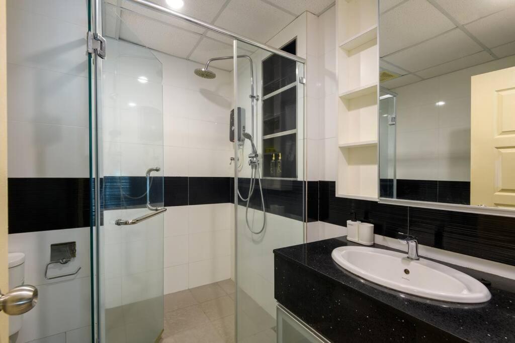 Pangsapuri 2r2b/cosy House/1~8pax/gurney/mansion One Georgetown